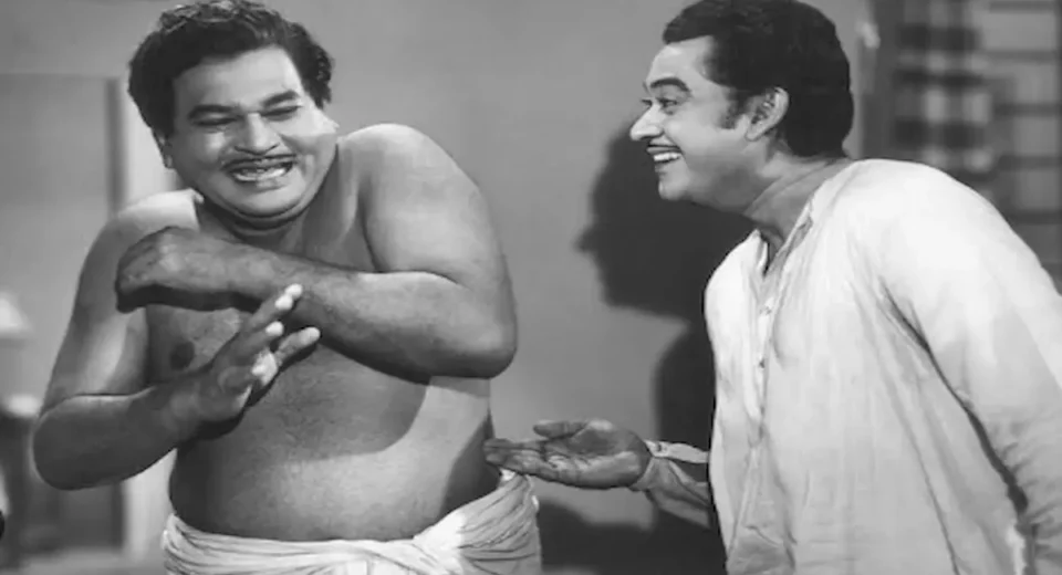 पाश्र्व गायक और अभिनेता किशोर कुमार के साथ असित सेन. फोटो: बॉलीवुड सोशल मीडिया