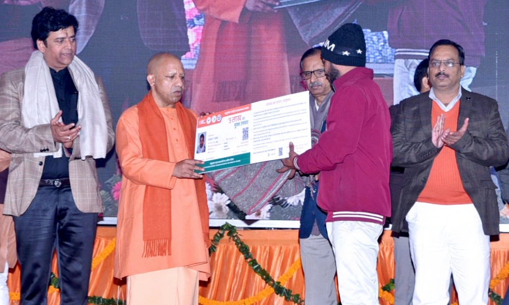 cm yogi adityanath in gorakhpur city