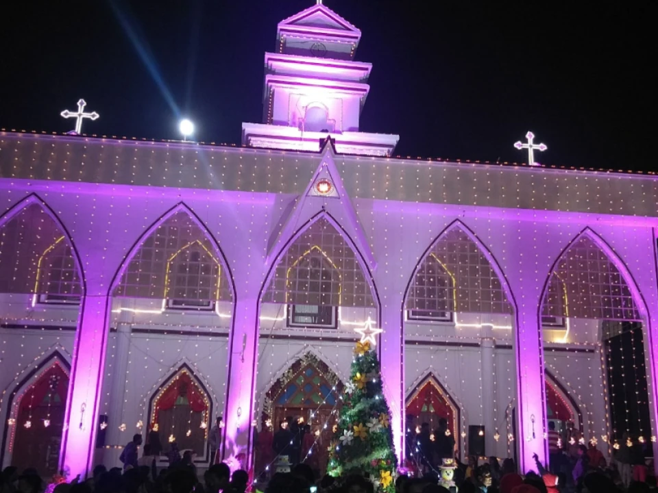 Gorakhpur Church History: कैंट इलाके में दो सौ साल पहले पड़ी थी गोरखपुर शहर के पहले चर्च की नींव सेंट जॉन्स चर्च: आमजन के लिए बना चर्च, झोपड़ी से लेकर सबसे बड़े चर्च तक का सफर