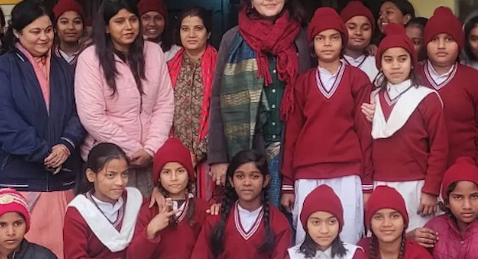 डीडीयू की छात्राओं ने सर्वाइकल कैंसर के बारे में किया जागरूक डीडीयू की छात्राओं ने सर्वाइकल कैंसर के बारे में किया जागरूक