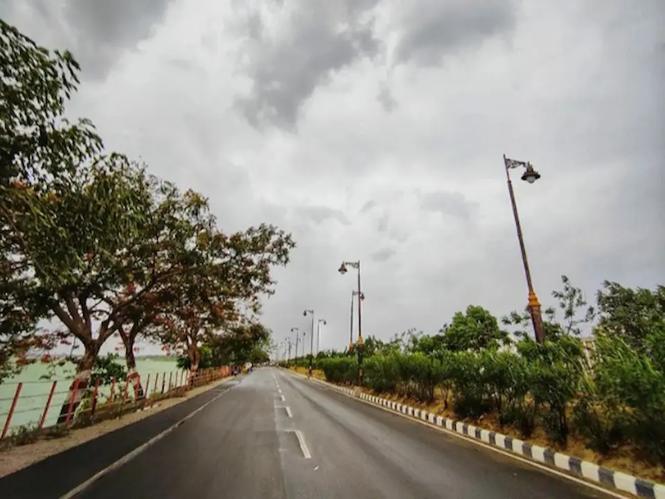 नौकायन रोड पर तेज हुई रफ्तार तो खुद कट जाएगा चालान