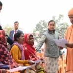 Gorakhpur News: बेटे की हत्या का केस लड़ रही महिला से वसूली, केस दर्ज