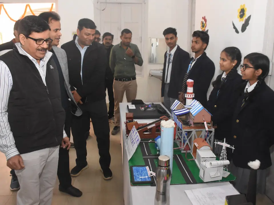 अंकिता बनीं सर्वश्रेष्ठ विद्यार्थी, पीयूष खेल में चैंपियन अंकिता बनीं सर्वश्रेष्ठ विद्यार्थी, पीयूष खेल में चैंपियन