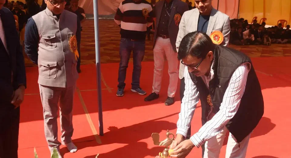 अंकिता बनीं सर्वश्रेष्ठ विद्यार्थी, पीयूष खेल में चैंपियन