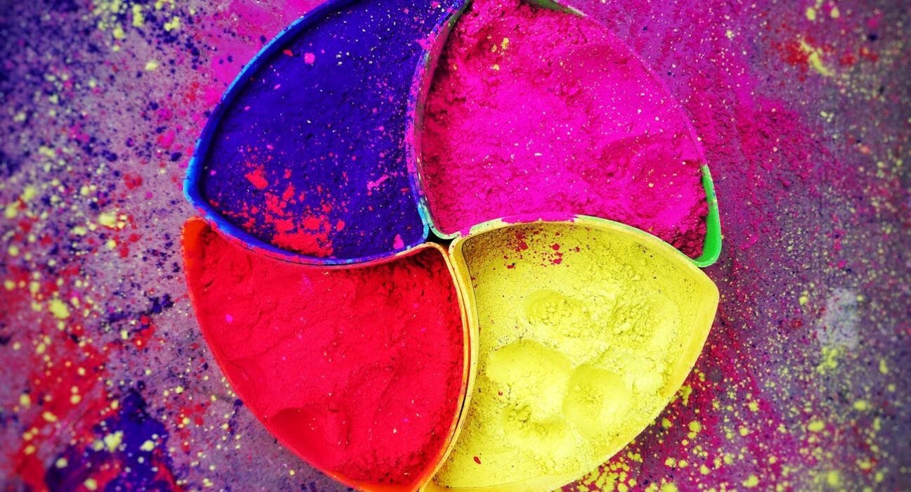 Holi ke Rang: ये वसंत का एकांत…ये रंगों की उदासी!