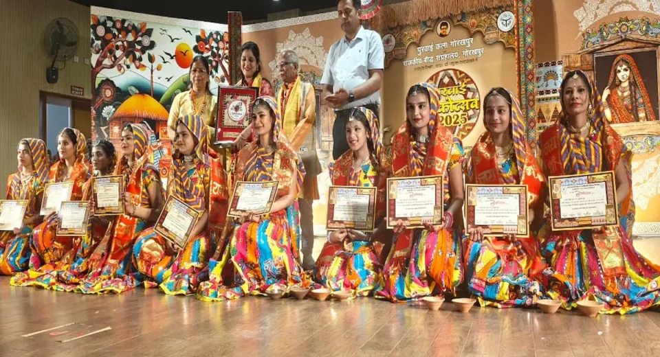 पुरवाई लोकोत्सव 2025 में लोक संस्कृति का अद्भुत संगम, कलाकारों का सम्मान