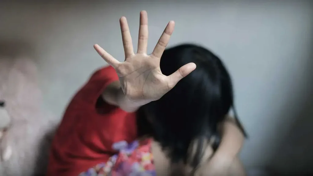 बस चालक और छात्रा की लव स्टोरी में नया मोड़, 'शादी' की कहानी झूठी! जहर देकर नस काटने का आरोप