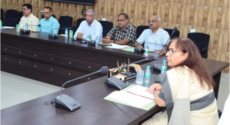 डीडीयूजीयू: अब 10 से कम छात्रों वाले कोर्स नहीं चलेंगे, जानें छात्रों के लिए क्या है नया मौका