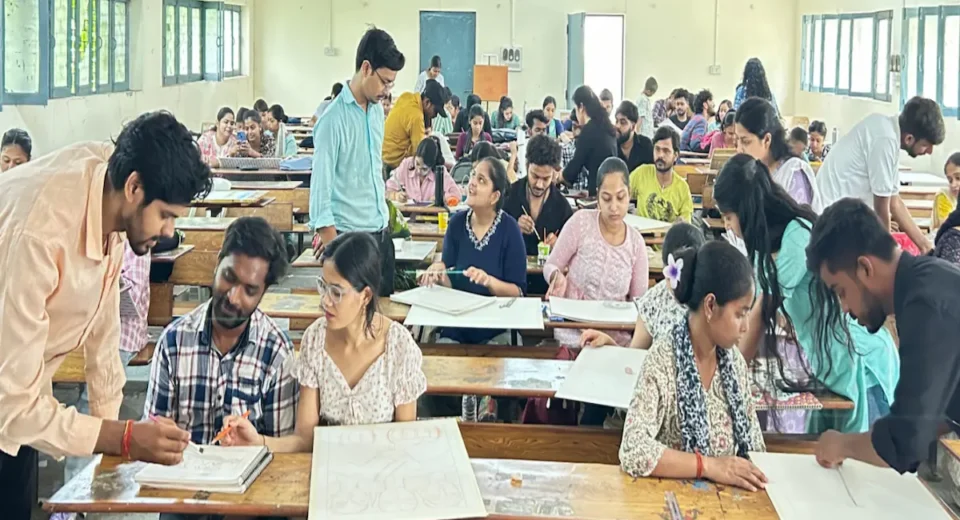 कला का धमाल! 125 से अधिक बच्चों ने सीखी लोककला पेंटिंग की बारीकियां