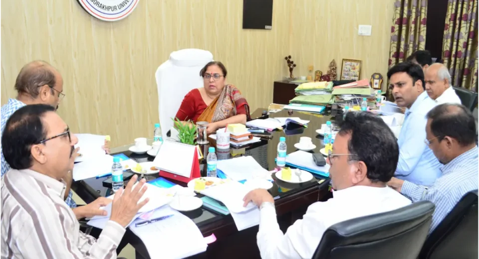 डीडीयूजीयू में 2025-26 से शुरू होंगे 5 नए ऑनलाइन और कई रेगुलर कोर्स, जानें क्या होगी फीस!