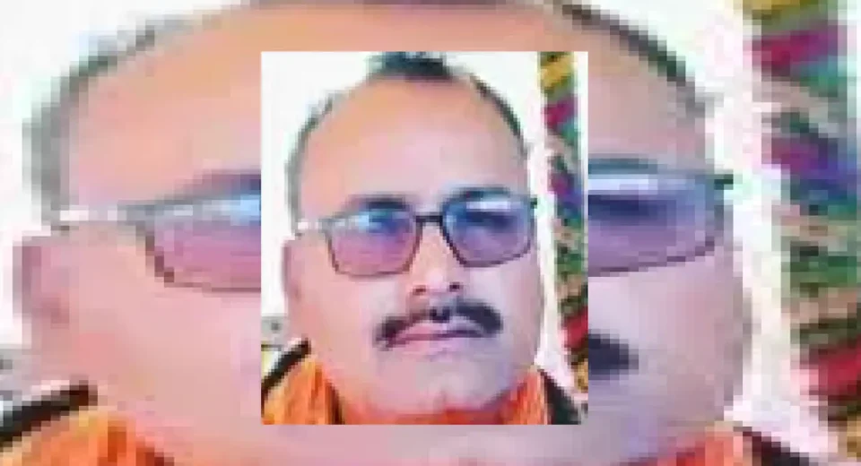 देवरिया: स्कूल संचालक की गला काटकर हत्या, चौकीदार सहित तीन पुलिस हिरासत में