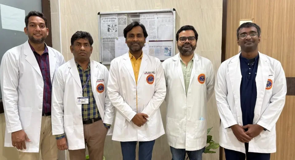 AIIMS गोरखपुर ने रचा इतिहास: 98 वर्षीय गंभीर मरीज की कूल्हे की सर्जरी कर नया जीवन दिया AIIMS गोरखपुर ने रचा इतिहास: 98 वर्षीय गंभीर मरीज की कूल्हे की सर्जरी कर नया जीवन दिया