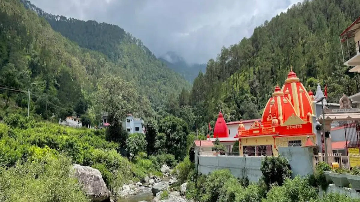 कैंची धाम के वो 'बाबा' जिन्हें स्टीव जॉब्स और जुकरबर्ग भी मानते थे गुरु!