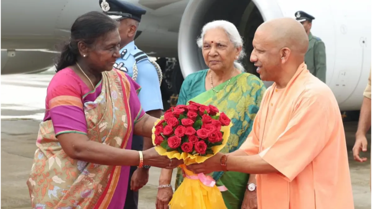 राष्ट्रपति द्रौपदी मुर्मू का गोरखपुर में हुआ स्वागत, एम्स और आयुष विश्वविद्यालय के कार्यक्रमों में होंगी शामिल