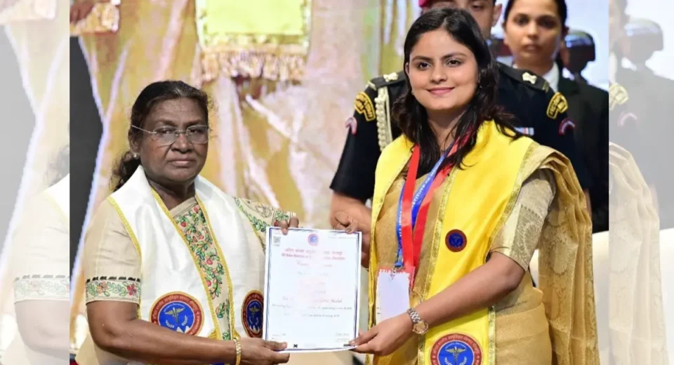 भारत बना मेडिकल टूरिज्म का ग्लोबल हब, विदेशों से आ रहे मरीज: राष्ट्रपति मुर्मू भारत बना मेडिकल टूरिज्म का ग्लोबल हब, विदेशों से आ रहे मरीज: राष्ट्रपति मुर्मू.