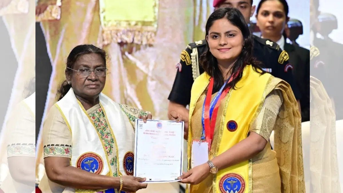 भारत बना मेडिकल टूरिज्म का ग्लोबल हब, विदेशों से आ रहे मरीज: राष्ट्रपति मुर्मू भारत बना मेडिकल टूरिज्म का ग्लोबल हब, विदेशों से आ रहे मरीज: राष्ट्रपति मुर्मू.
