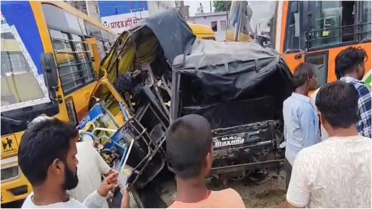 रोडवेज बस ने 5 ऑटो और 2 स्कूली बस को ठोंका, चालक को झपकी आने से हुआ हादसा