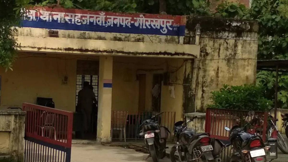 गोरखपुर में बाइक टक्कर के बाद भीड़ का तांडव, 11वीं के छात्र आकाश निषाद की पीट-पीटकर हत्या