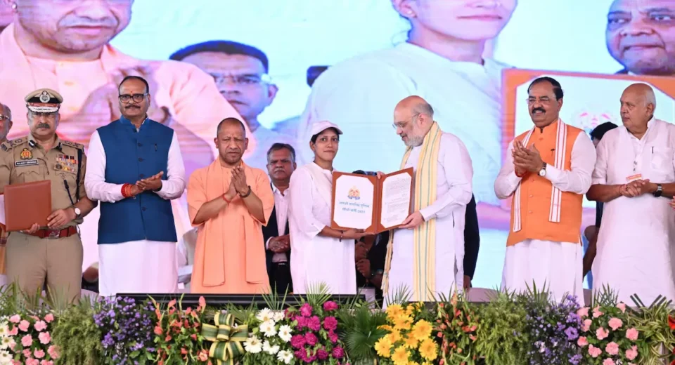 यूपी में 60 हजार से ज़्यादा सिपाहियों को मिले नियुक्ति पत्र
