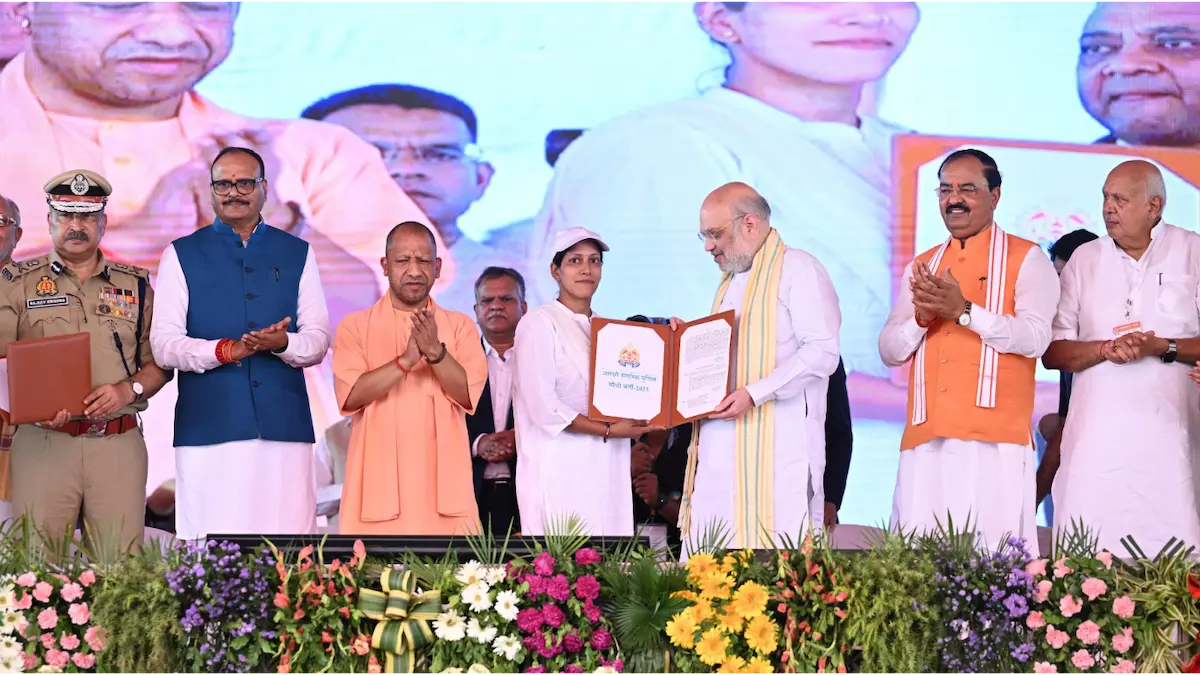यूपी में 60 हजार से ज़्यादा सिपाहियों को मिले नियुक्ति पत्र