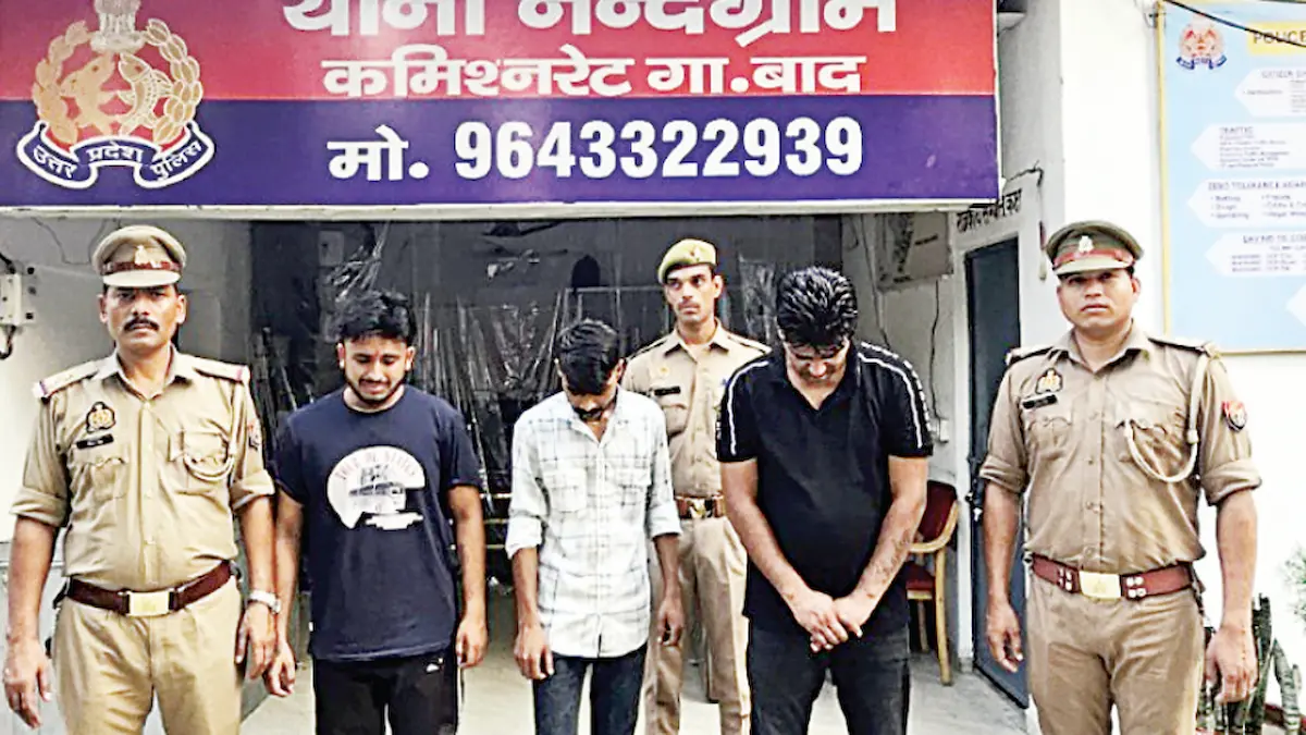 राजनगर एक्सटेंशन के रेस्टोरेंट में खाना परोसने में देरी पर जमकर तोड़फोड़