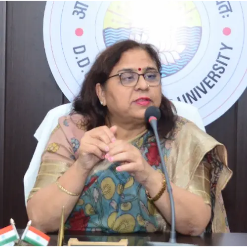 डीडीयू गोरखपुर विश्वविद्यालय में अब घर बैठे करें पढ़ाई, UGC ने 5 बड़े ऑनलाइन/डिस्टेंस कोर्स को दी मंजूरी