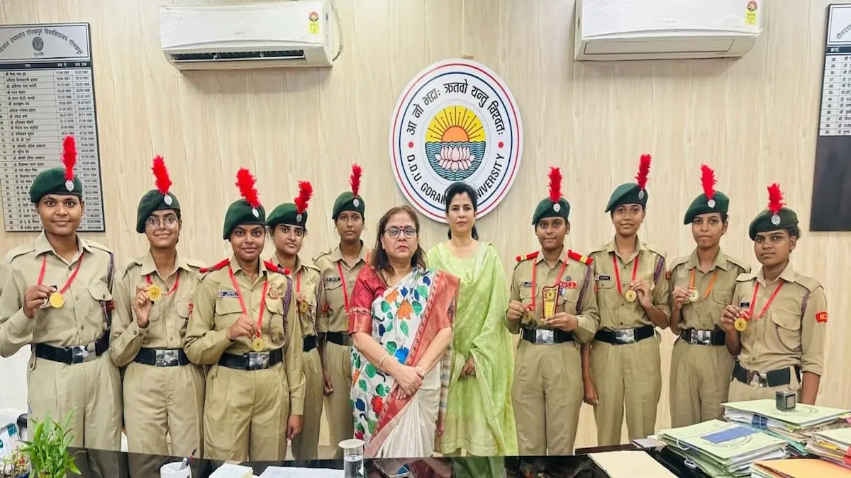 एनसीसी शिविर में विश्वविद्यालय की बेटियों का उत्कृष्ट प्रदर्शन