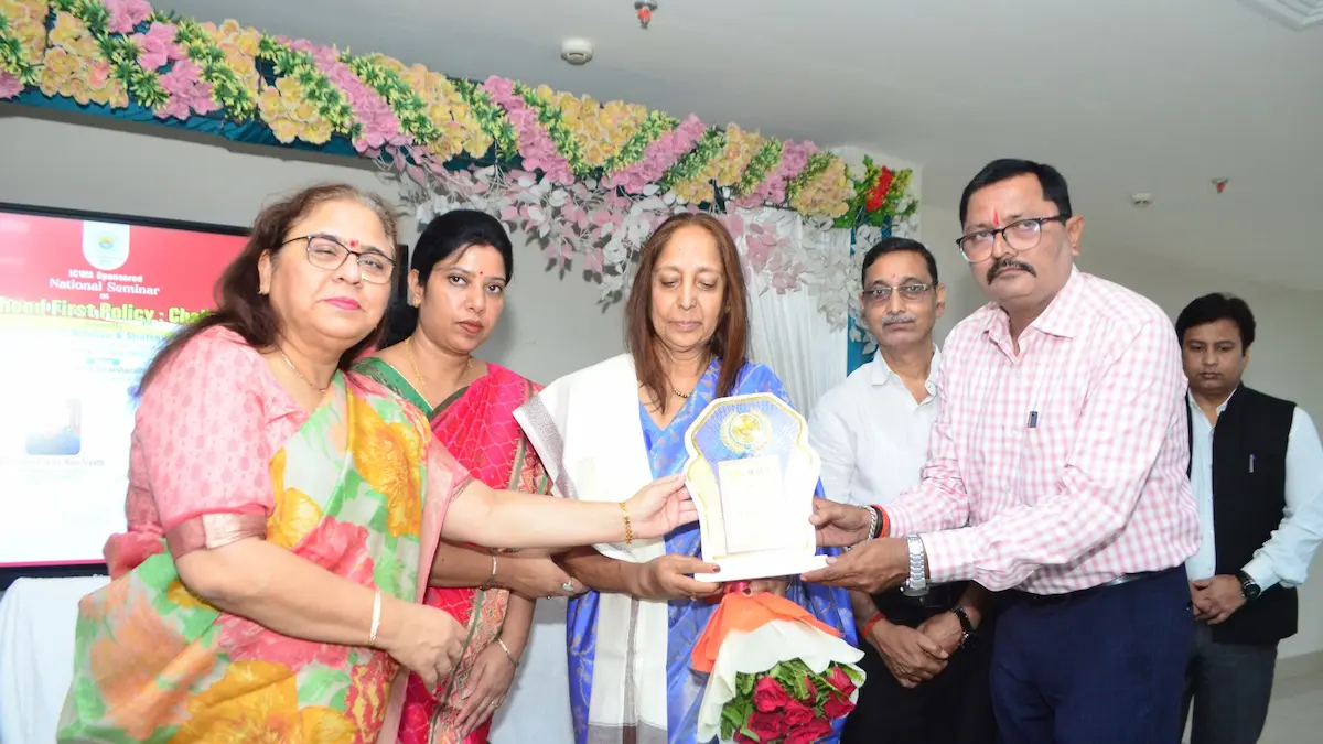 डीडीयू में 'पड़ोसी प्रथम नीति' पर महामंथन, चीन के बढ़ते प्रभाव और चुनौतियों पर हुई चर्चा