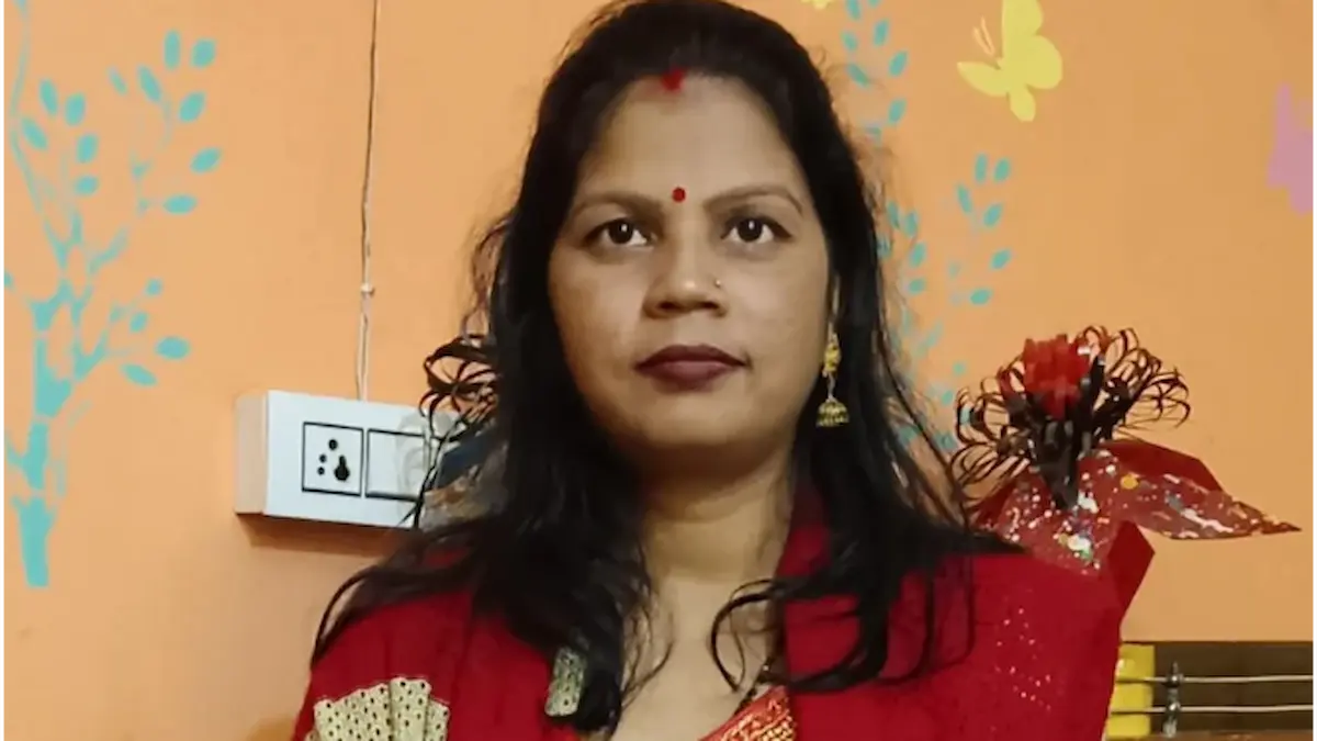 गोरखपुर में खौफनाक वारदात: नशेड़ी पति ने सिलबट्टे से पीट-पीटकर की पत्नी की हत्या, बेटा बना गवाह