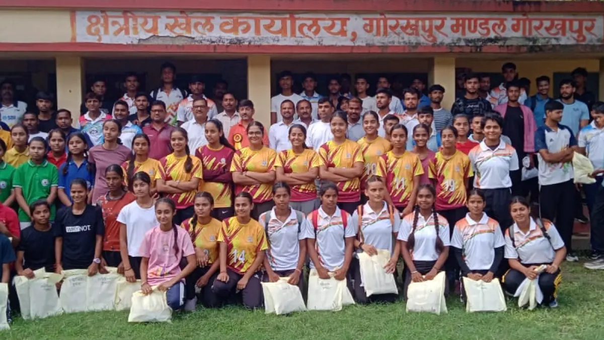 जूनियर खेलों का शानदार समापन: रोइंग, एथलेटिक्स, फुटबॉल और हैंडबॉल के विजेताओं को मिला सम्मान
