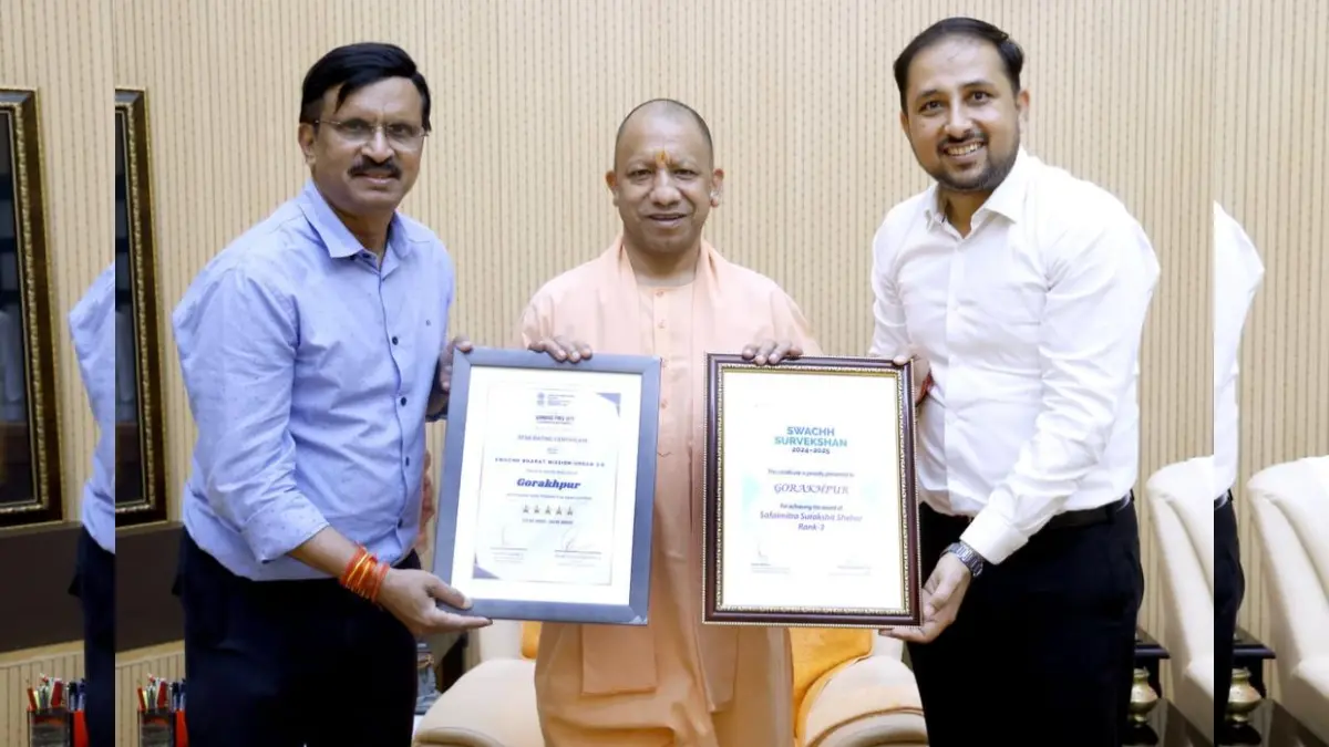 स्वच्छता की कसौटी पर कीर्तिमान, सीएम से मिले महापौर और नगर आयुक्त स्वच्छा की कसौटी पर कीर्तिमान, सीएम से मिले महापौर और नगर आयुक्त