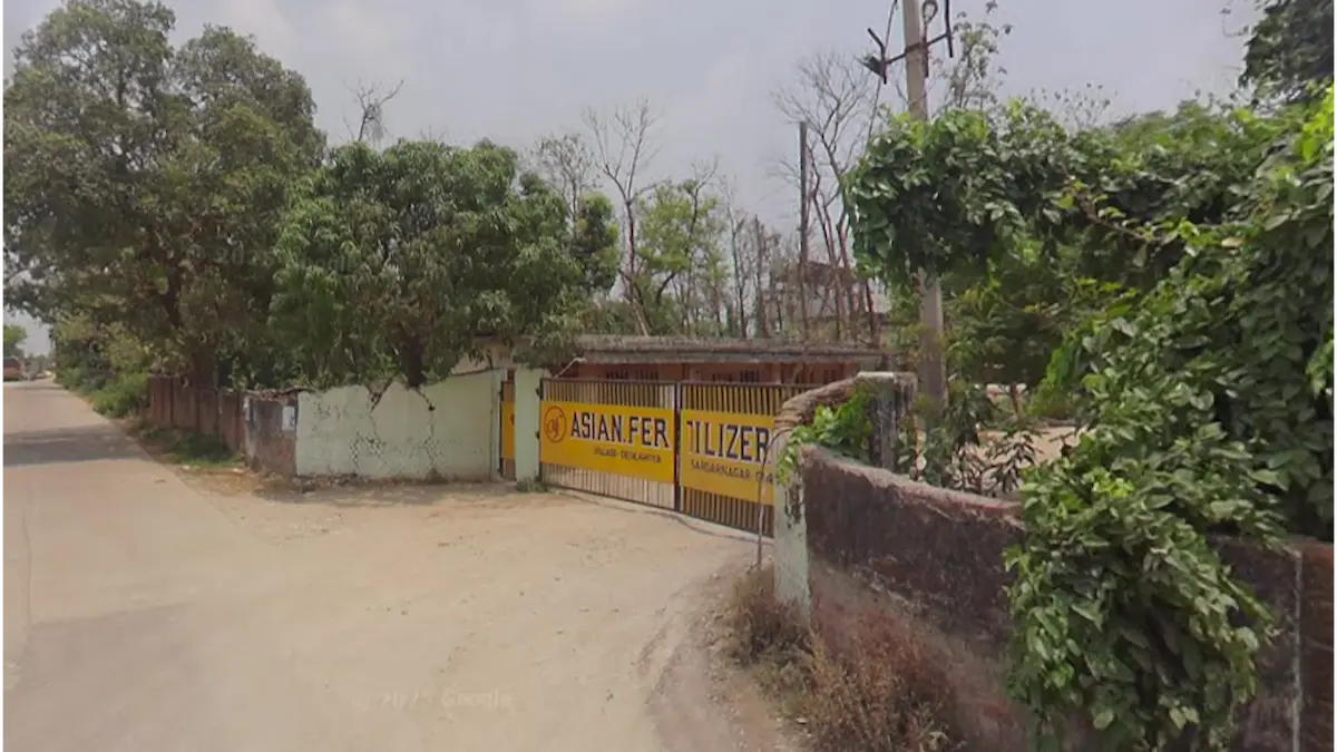चौरीचौरा: एशियन फर्टिलाइजर फैक्ट्री से दूषित गैस का रिसाव, 14 बच्चों की तबीयत बिगड़ी, ग्रामीणों का हंगामा
