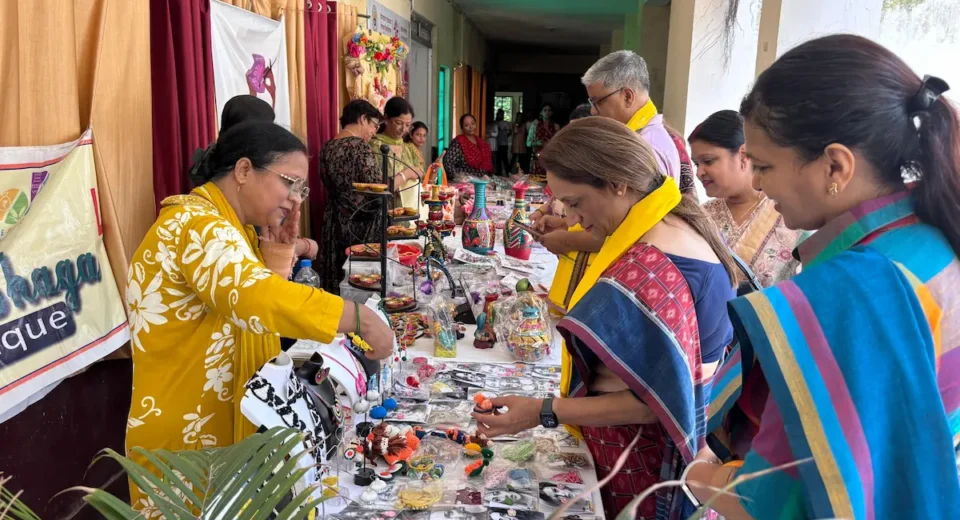 गोरखपुर विश्वविद्यालय में 'महिला हुनर हाट' ने दी महिला सशक्तीकरण को नई दिशा