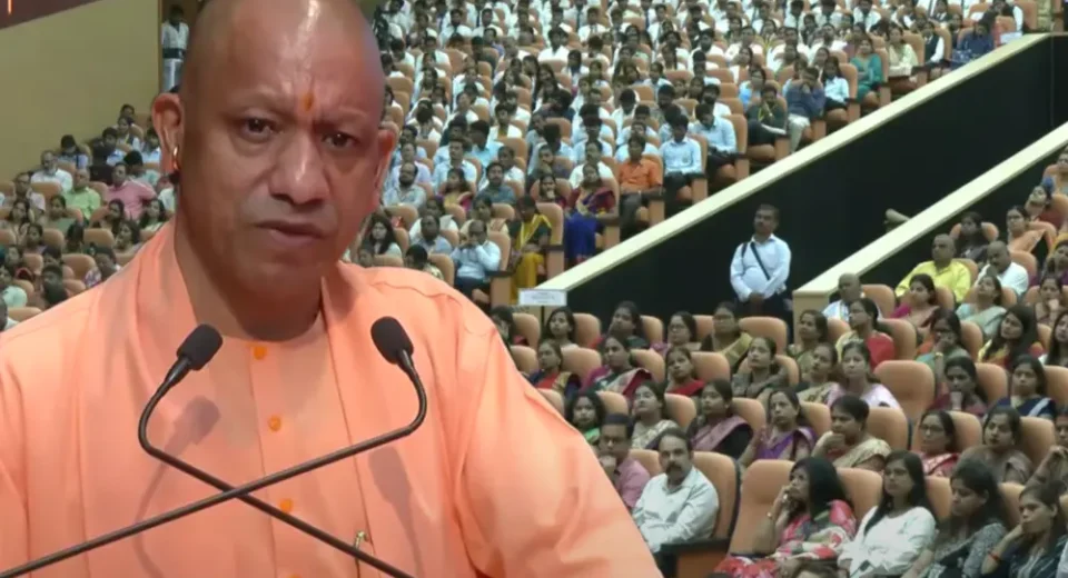 गोरखपुर में योगी ने दिए विकसित भारत के पांच मंत्र, बोले -हमें फिर से विभाजित नहीं होना है गोरखपुर में योगी ने दिए विकसित भारत के पांच मंत्र, बोले -हमें फिर से विभाजित नहीं होना है