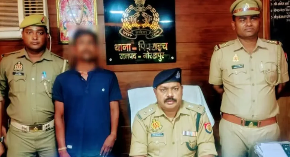 मंदिर में आरती कर रही महिलाओं पर मांस फेंकने का आरोपी गिरफ्तार, कही ये बात