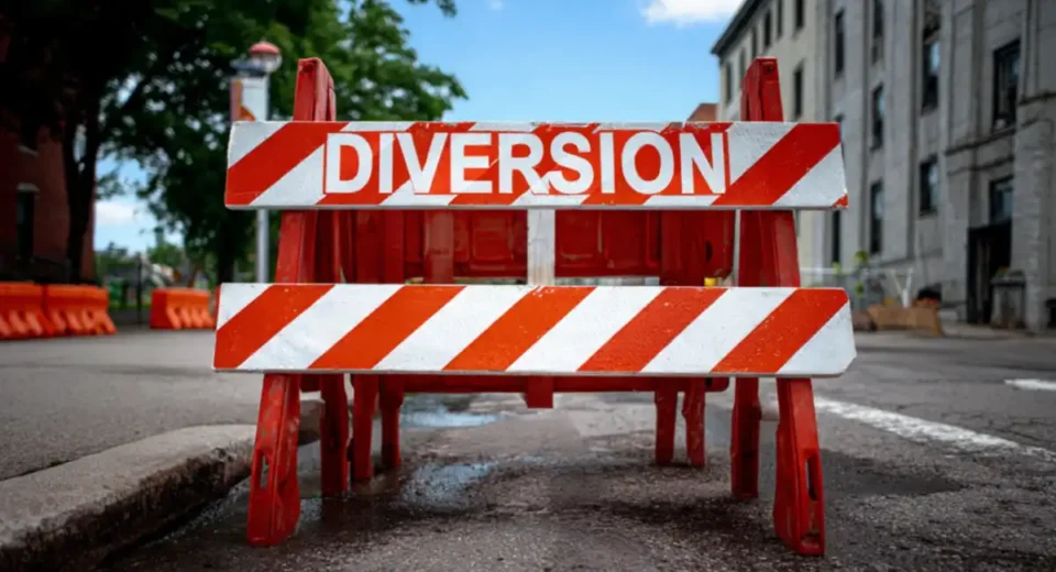 धनतेरस पर शहर में ट्रैफिक बदला: गोलघर, रेती जाने से पहले जान लें नया रूट प्लान गोरखपुर यातायात डायवर्जन, दुर्गा पूजा और दशहरा मेले के लिए दो दिन बदलेगा रूट, आज शाम 5 बजे से लागू