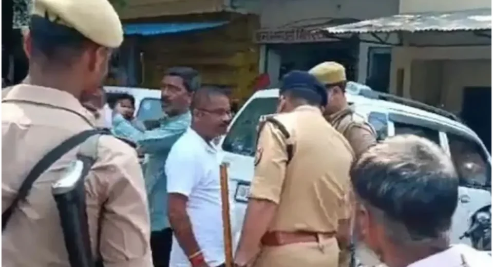 आजम खान की रिहाई पर पहुंची 73 गाड़ियों पर लगा 1 लाख 49 हजार रुपये का जुर्माना, जानें क्यों
