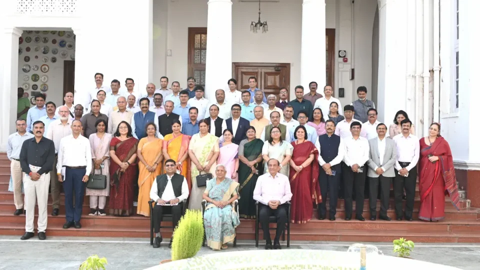 एनआईआरएफ रैंकिंग 2025: डीडीयू को दो श्रेणियों में शानदार प्रदर्शन के लिए मिलीं बधाइयां