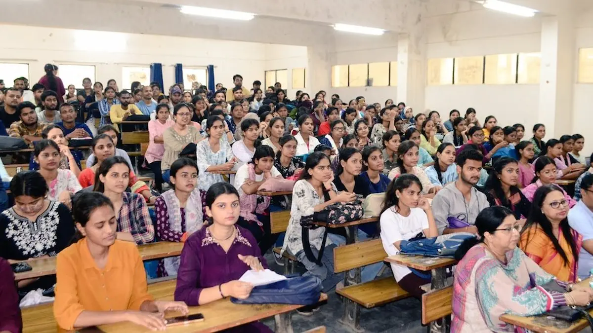 कैंपस लाइफ को पूरे आनंद के साथ जिएं, क्योंकि यही पल हमेशा याद आएंगे: कुलपति
