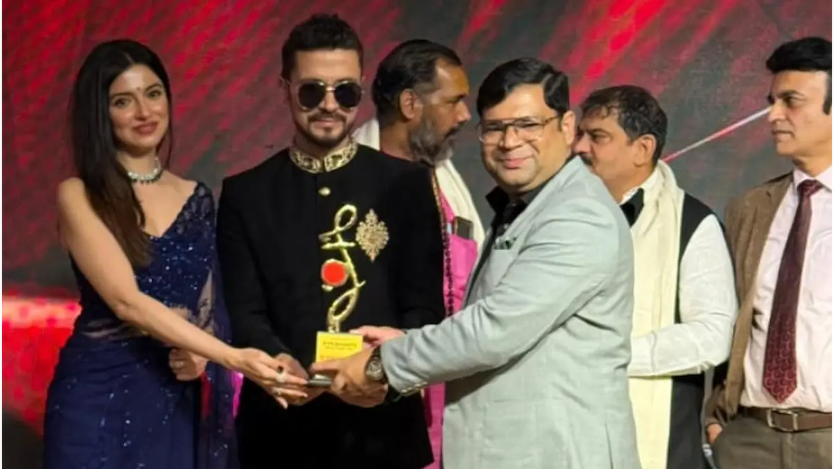 डॉ. हेमंत श्रीवास्तव को मिला 'Pride of Nation Award', स्वास्थ्य जागरूकता फैलाने के लिए सम्मान डॉ. हेमंत श्रीवास्तव को मिला 'Pride of Nation Award', स्वास्थ्य जागरूकता फैलाने के लिए सम्मान