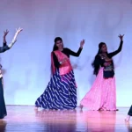 पाल्टिक्स परपंच: ट्रेवल्स वालों की जय हो! ‘ग्लोबल’ नेताजी के लिए भेज दिया ‘लोकल’ नेताजी का सफेद घोड़ा!