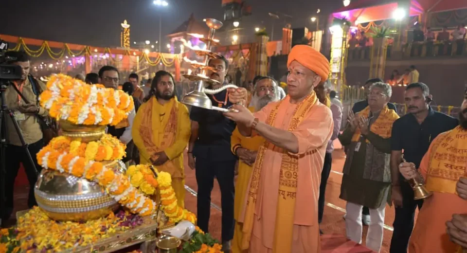 अयोध्या दीपोत्सव: सीएम योगी ने किया राजतिलक, बोले- यूपी में स्थापित हुआ रामराज्य, माफियाराज हुआ खत्म अयोध्या दीपोत्सव: सीएम योगी ने किया राजतिलक, बोले- यूपी में स्थापित हुआ रामराज्य, माफियाराज हुआ खत्म