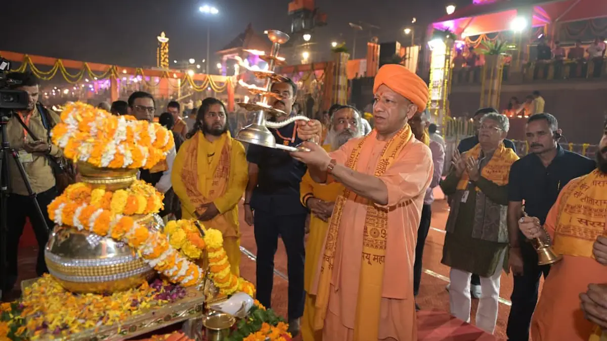 अयोध्या दीपोत्सव: सीएम योगी ने किया राजतिलक, बोले- यूपी में स्थापित हुआ रामराज्य, माफियाराज हुआ खत्म अयोध्या दीपोत्सव: सीएम योगी ने किया राजतिलक, बोले- यूपी में स्थापित हुआ रामराज्य, माफियाराज हुआ खत्म