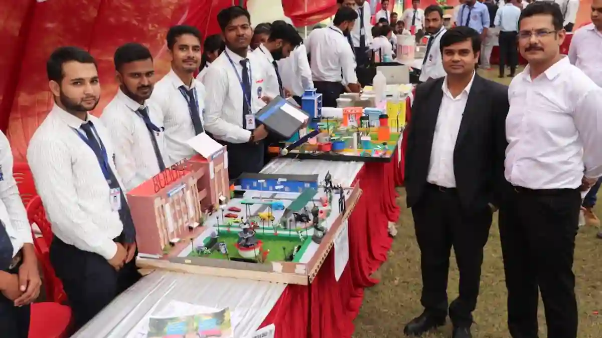 बुद्धा शरद महोत्सव में नवाचार और प्रतिभा का संगम, छात्रों ने रचा भविष्य का मॉडल