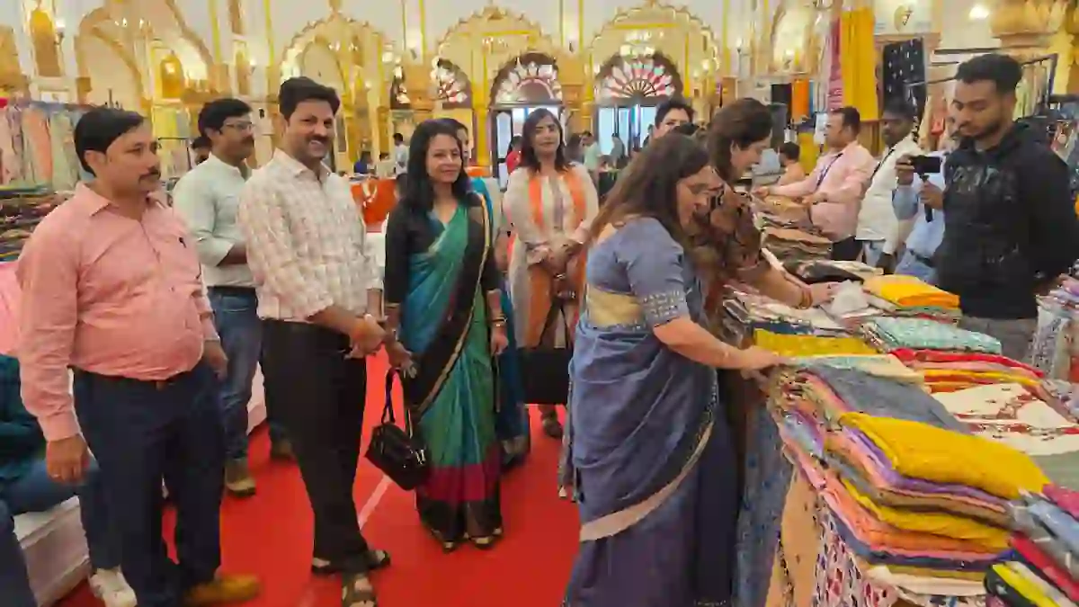 परंपरा, नवाचार और सशक्तिकरण का संगम: ‘क्राफ्ट रूट्स’ मॉडल को नई शिक्षा नीति से जोड़ेगा डीडीयू