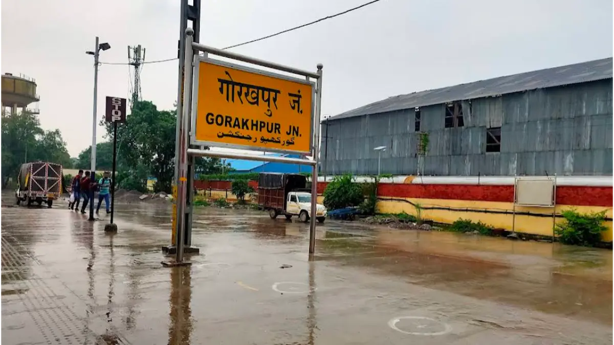 गोरखपुर रूट पर ट्रेनों का संचालन 