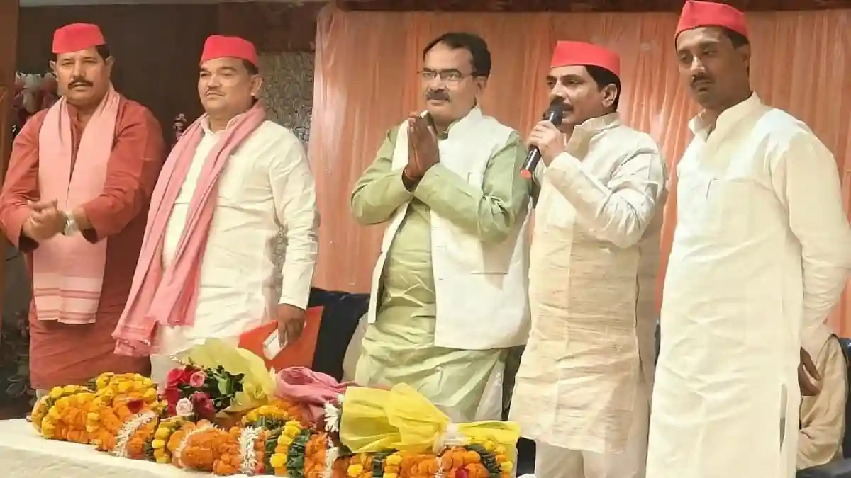 गोरखपुर-फैजाबाद शिक्षक निर्वाचन: सपा ने गोरखपुर में झोंकी ताकत, कमलेश यादव के लिए वरिष्ठ नेताओं की अहम बैठक