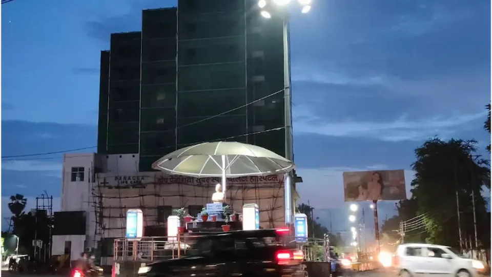 गोरखपुर स्मार्ट रोड प्रोजेक्ट: छात्रसंघ-आंबेडकर चौक पर फिलहाल नहीं टूटेंगी दुकानें, होगा दोबारा सर्वे गोरखपुर स्मार्ट रोड प्रोजेक्ट: छात्रसंघ-आंबेडकर चौक पर फिलहाल नहीं टूटेंगी दुकानें, होगा दोबारा सर्वे