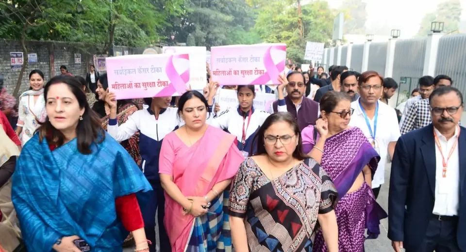 सर्वाइकल कैंसर से बचाव: गोरखपुर विश्वविद्यालय ने शुरू किया छात्राओं के लिए खास वैक्सीनेशन प्रोग्राम