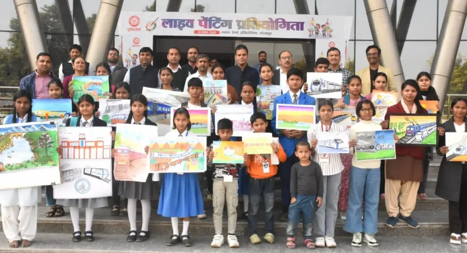 जोश और हुनर को मिला मंच: पूर्वोत्तर रेलवे लाइव पेंटिंग प्रतियोगिता में कलाकारों ने उकेरा पर्यावरण संरक्षण का संदेश